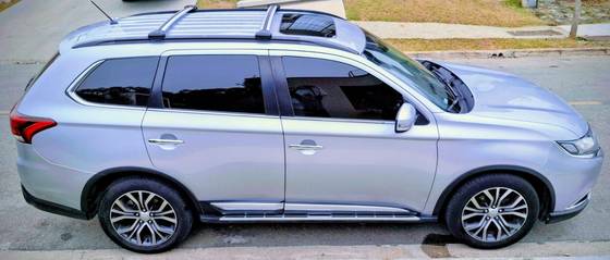 MITSUBISHI OUTLANDER 2.2 4X4 16V DIESEL 4P AUTOMÁTICO